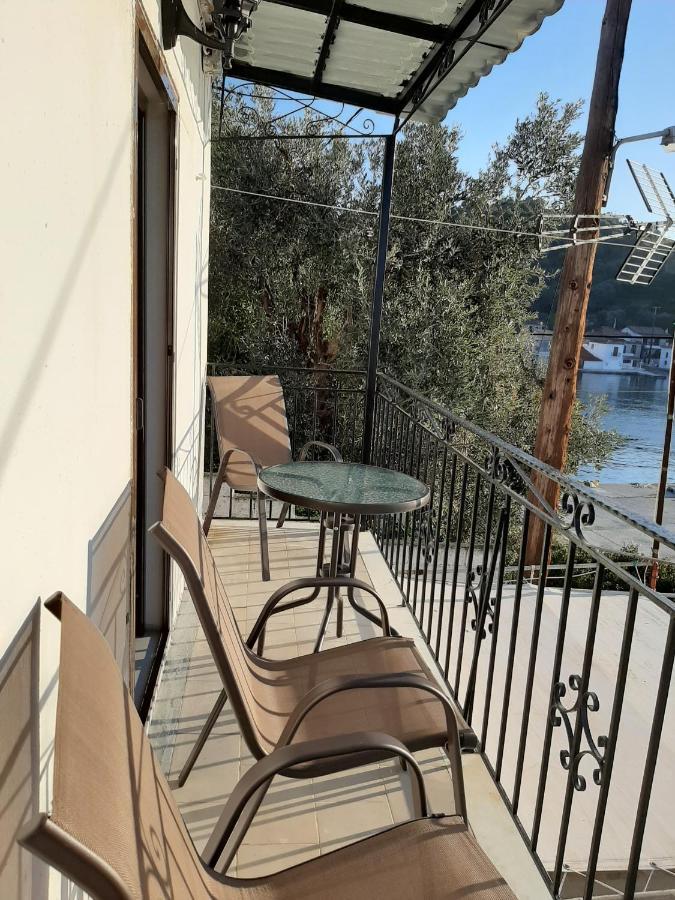 Chiona΄S Apartments By The Sea Paleo Trikeri Exterior photo
